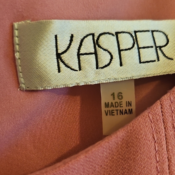 Kasper Pink Mini Dress with Chic Design - Picture 2 of 6